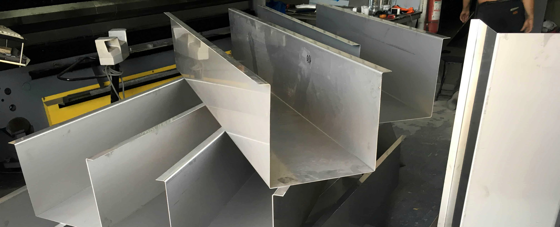 EXECUTIE PROFILE METALICE DIN TABLA DE OTEL, ALUMINIU SAU INOX